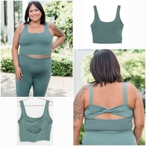 XL Get It Twisted Crop Bra